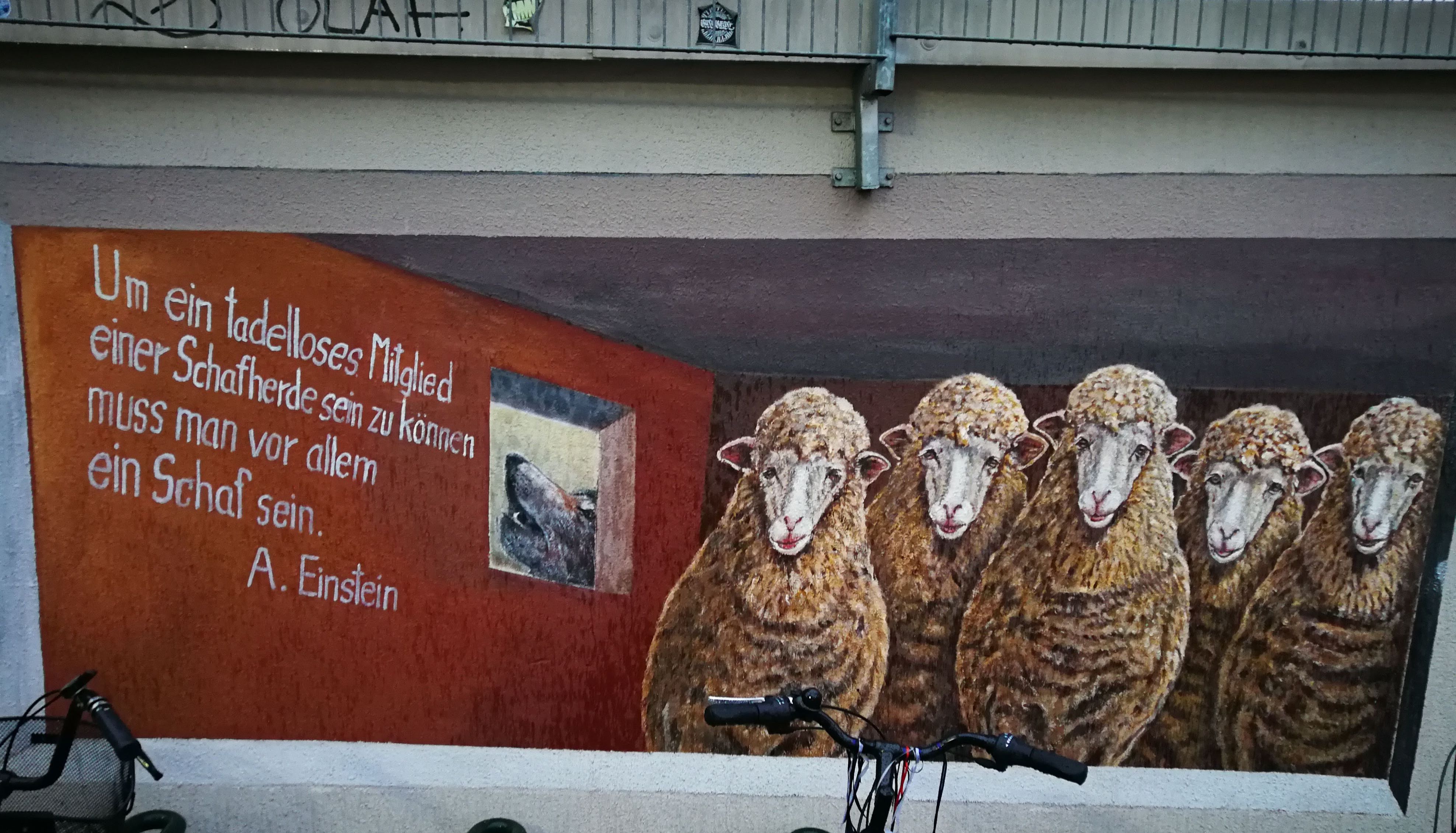 Um tadelloses Mitglied einer Schafherde sein zu können, muss man vor allem ein Schaf sein.